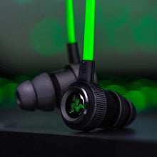Razer Hammerhead Pro V2 Wired Earbuds 3.5mm Custom-Tuned Dual-Driver In-Ear Headphone In-Line Mic Volume Control Gaming Earphone